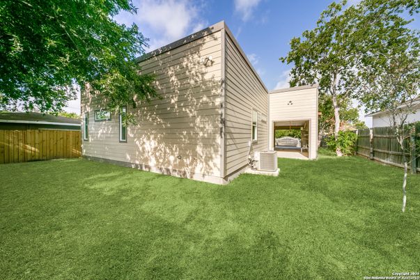 Backyard, Exterior