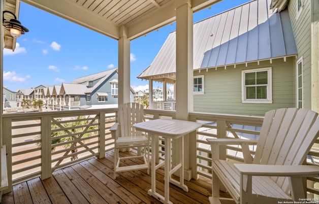Exterior, Wood Texture Flooring