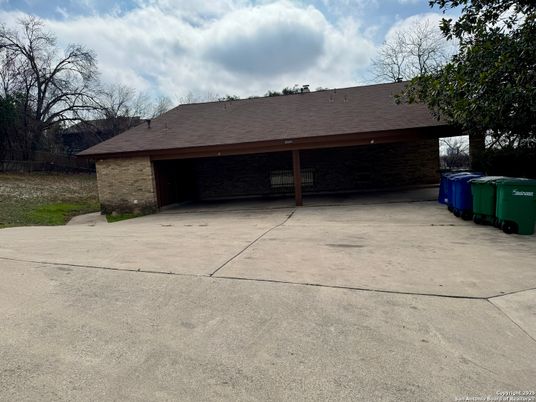 Detached Garage, Exterior