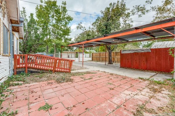 Backyard, Exterior