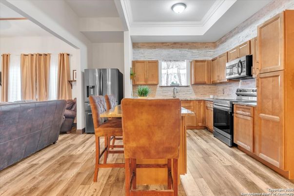 Dining room, Interior, Kitchen, Stainless Steel Appliances, Wood Texture Flooring