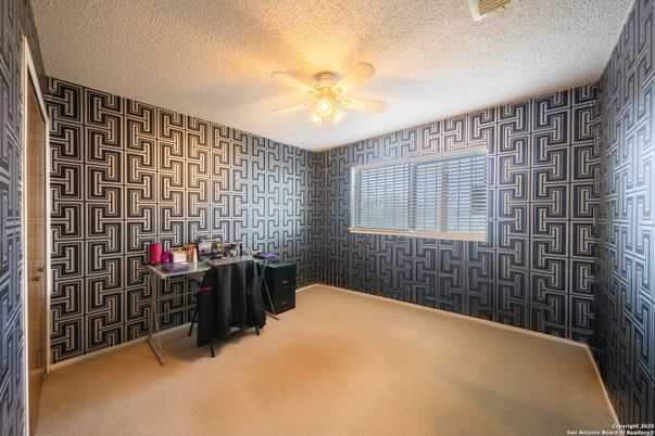 Home Office, Interior