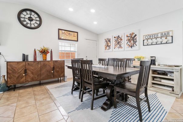 Dining room, Interior, Recessed Lighting