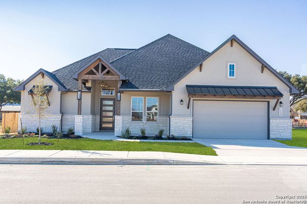 Attached, Exterior, Facade, Farmhouse