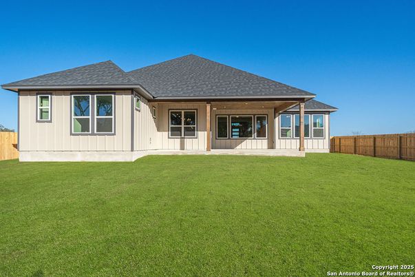 Backyard, Exterior, Facade, Ranch