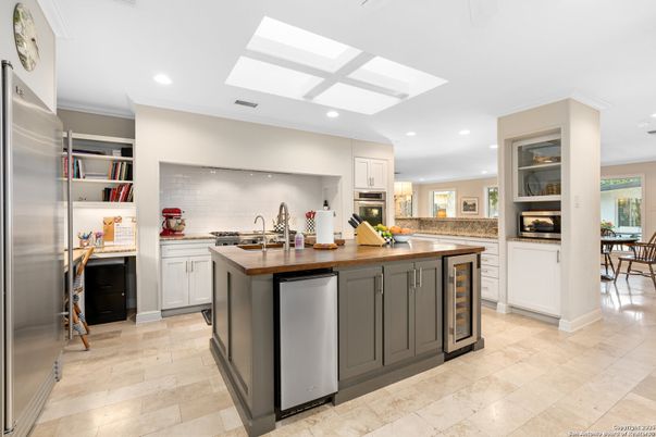 Dining room, Interior, Kitchen, Recessed Lighting, Stainless Steel Appliances