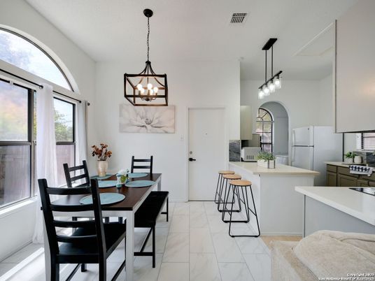 Dining room, Interior, Kitchen, Marble, Pendant Lights