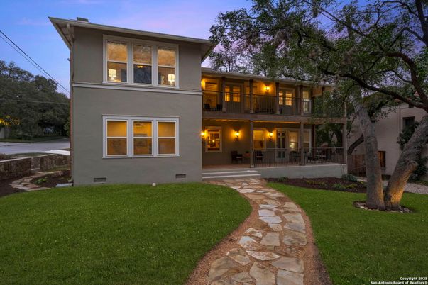 Backyard, Exterior, Facade, Modern