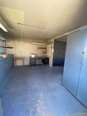 Garage, Interior