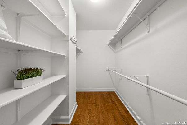 Interior, Walk-in Closets, Wood Texture Flooring