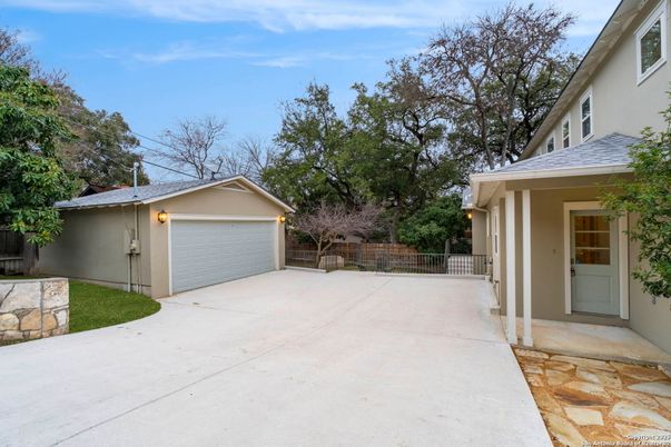 Detached Garage, Exterior