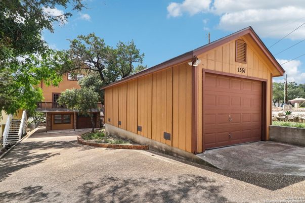 Detached Garage, Exterior