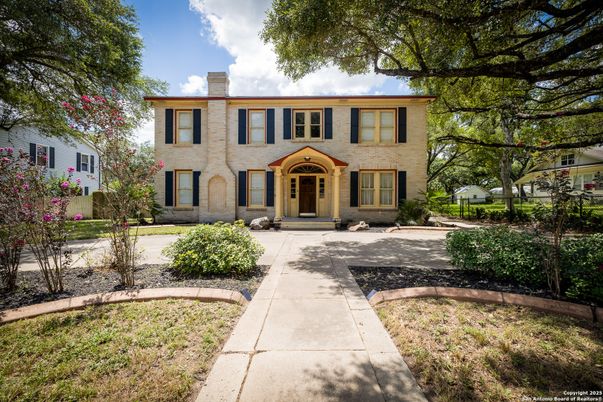 Backyard, Exterior, Facade, Georgian