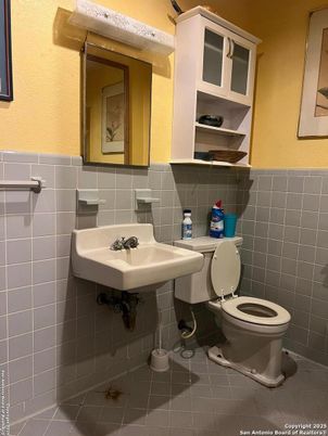 Bathroom, Interior