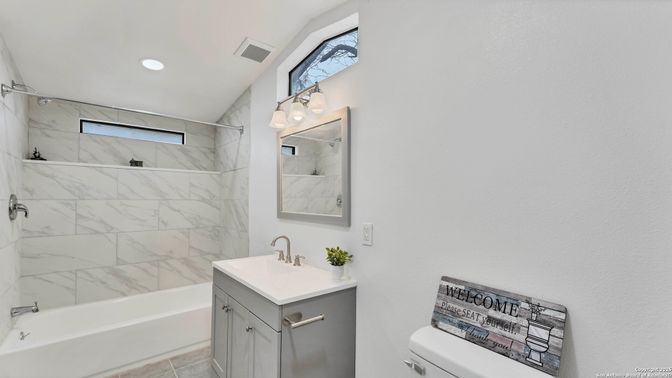 Bathroom, Interior, Marble Walls, Recessed Lighting