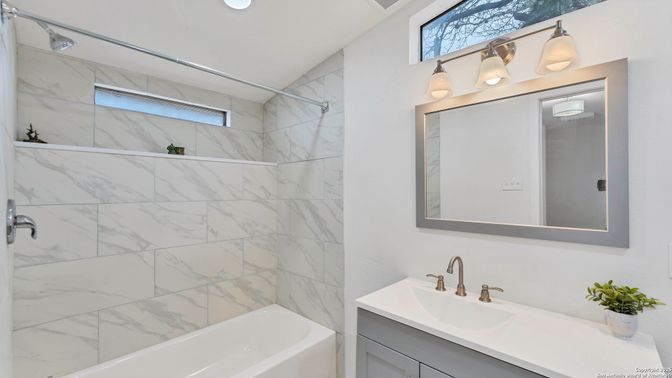 Bathroom, Interior, Marble Walls, Recessed Lighting