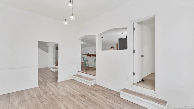 Interior, Pendant Lights, Wood Texture Flooring
