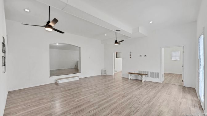 Empty room, Interior, Recessed Lighting, Wood Texture Flooring