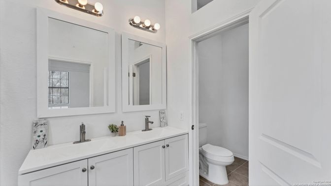 Bathroom, Dual Sink Vanities, Interior