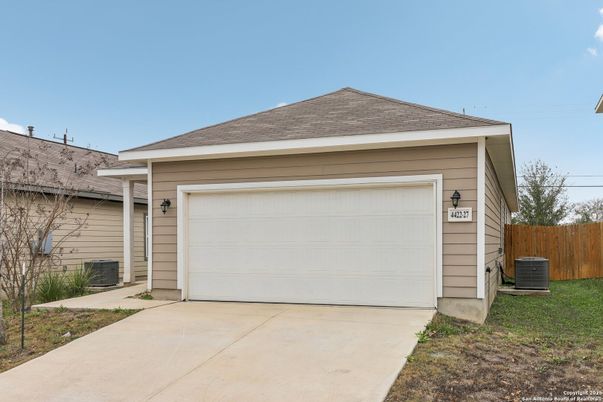 Detached Garage, Exterior