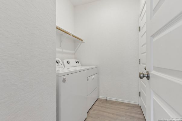 Interior, Washer, Wood Texture Flooring