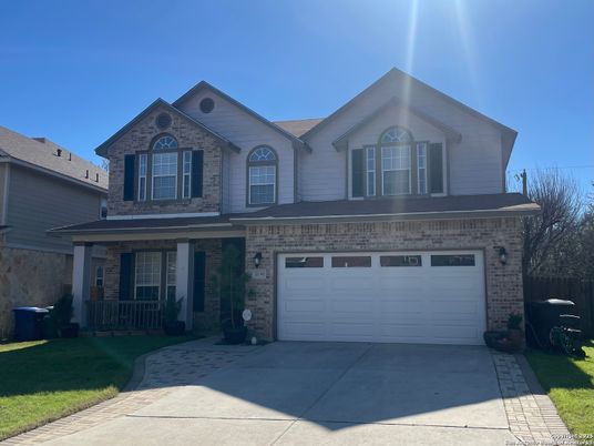 Attached, Exterior, Facade, American Craftsman