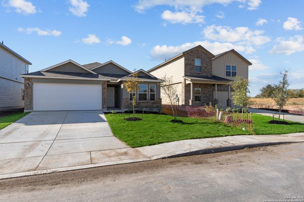 Attached, Exterior, Facade, American Craftsman