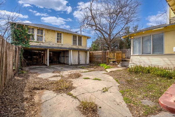 Backyard, Exterior