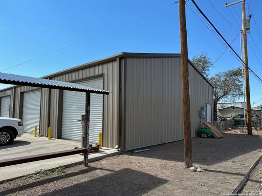 Detached Garage, Exterior