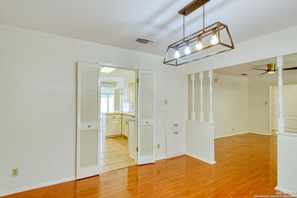 Empty room, Interior, Pendant Lights, Wood Texture Flooring