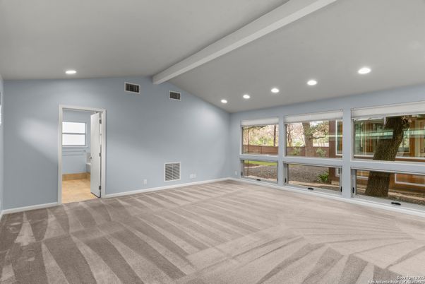 Empty room, Interior, Recessed Lighting