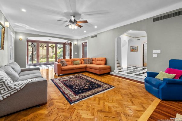 Interior, Living room, Recessed Lighting, Wood Texture Flooring
