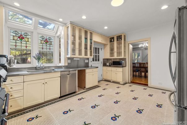 Dining room, Interior, Kitchen, Recessed Lighting, Stainless Steel Appliances