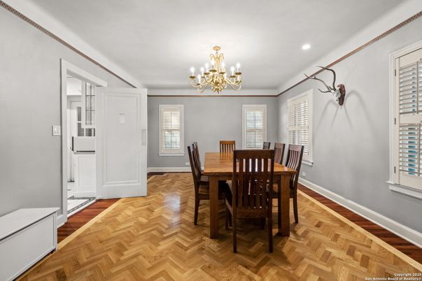 Chandelier, Dining room, Interior, Recessed Lighting, Wood Texture Flooring
