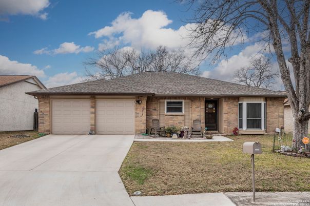 Attached, Exterior, Facade, Brick Facade, Ranch