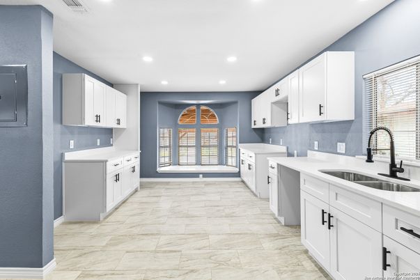 Interior, Kitchen, Marble, Recessed Lighting, Washer