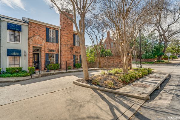 Exterior, Facade, Brick Facade, Rowhouse