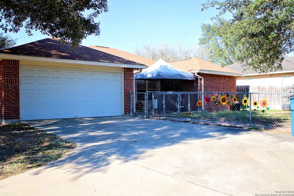 Detached Garage, Exterior