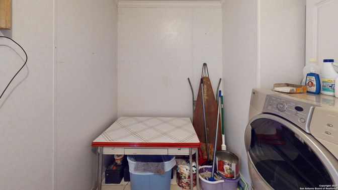 Interior, Washer