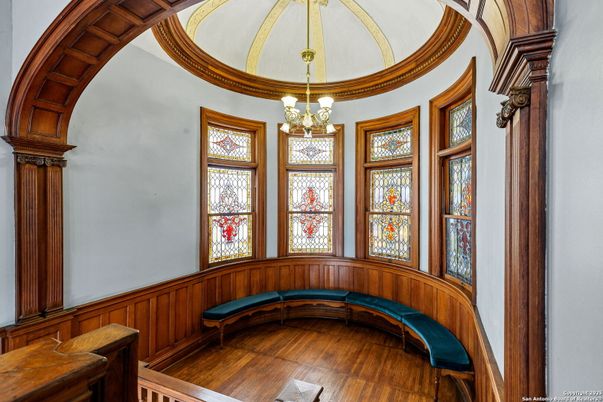 Chandelier, Interior, Wood Texture Flooring