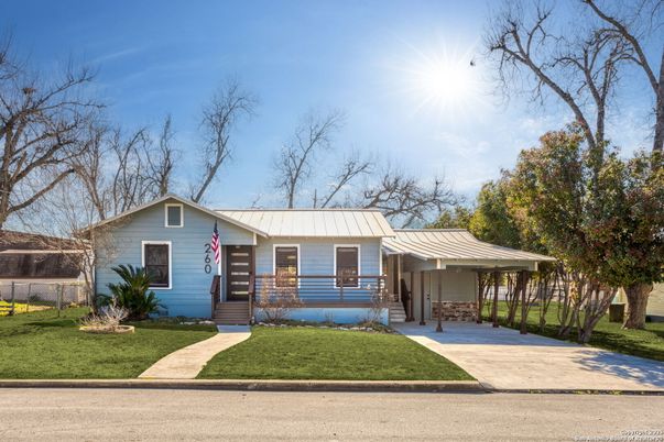Backyard, Exterior, Facade, Ranch