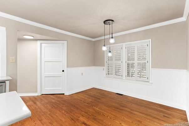 Empty room, Interior, Pendant Lights, Recessed Lighting, Wood Texture Flooring