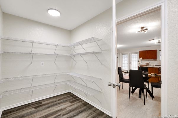 Dining room, Interior, Recessed Lighting, Walk-in Closets, Wood Texture Flooring