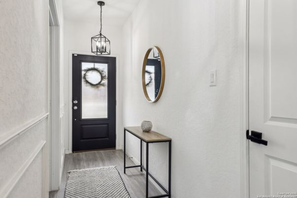 Interior, Pendant Lights, Wood Texture Flooring