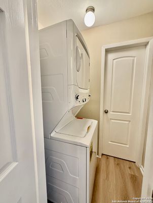 Interior, Utility Closets, Washer, Wood Texture Flooring