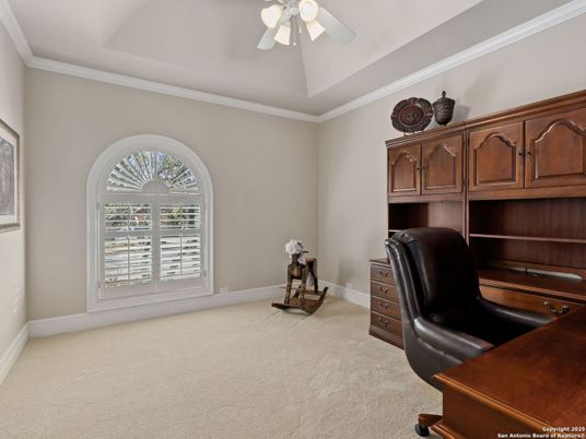 Home Office, Interior