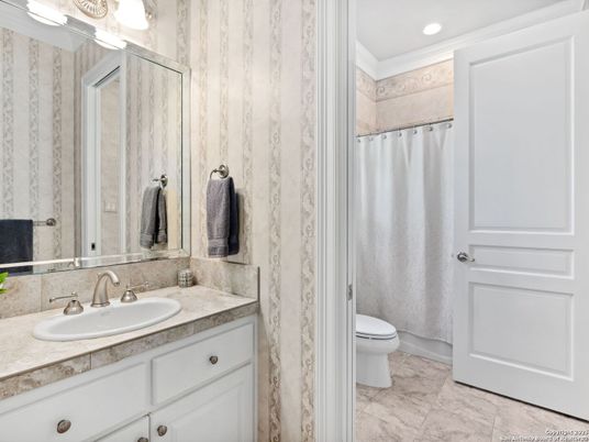 Bathroom, Interior, Recessed Lighting