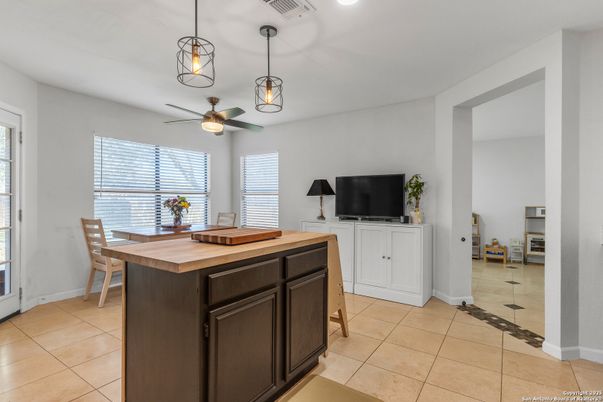 Dining room, Interior, Pendant Lights, Recessed Lighting