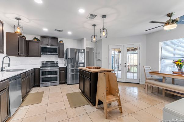 Dining room, Interior, Kitchen, Pendant Lights, Recessed Lighting, Stainless Steel Appliances