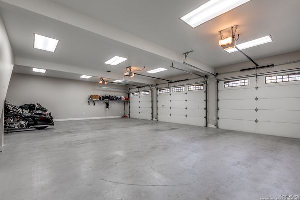 Garage, Interior
